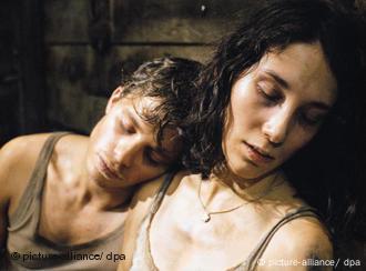 Immer wieder Holocaust-Thematik: Roman Roth und Sibel Kekilli in dem Film "Der letzte Zug" (2006)