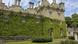 Scottish castle covered with vines (picture-alliance/J. Moreno)